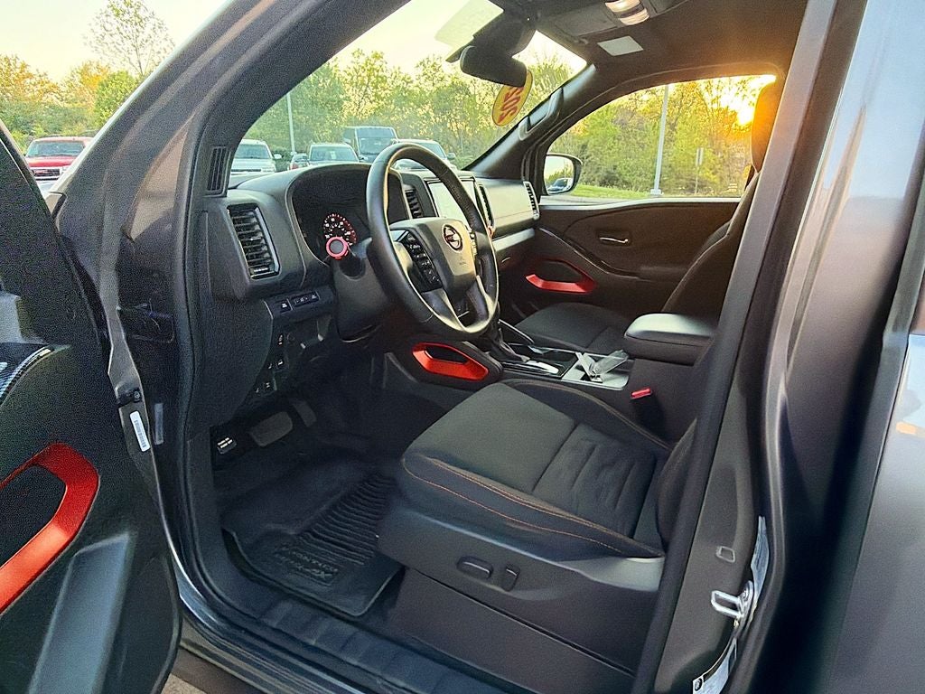2024 Nissan Frontier Crew Cab PRO-4X 4x4