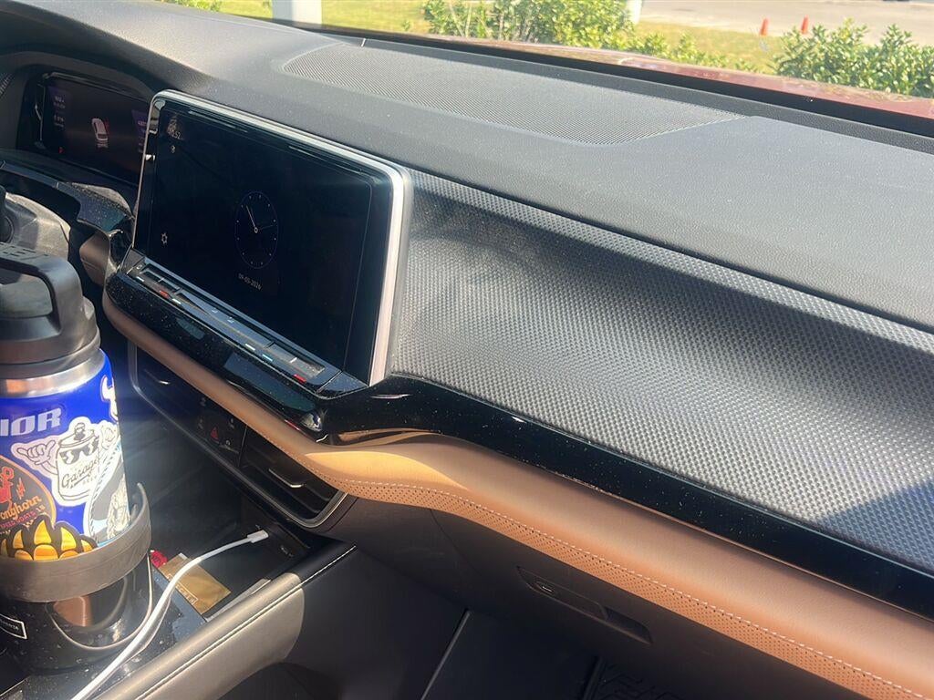 2024 Volkswagen Atlas Cross Sport 2.0T SEL