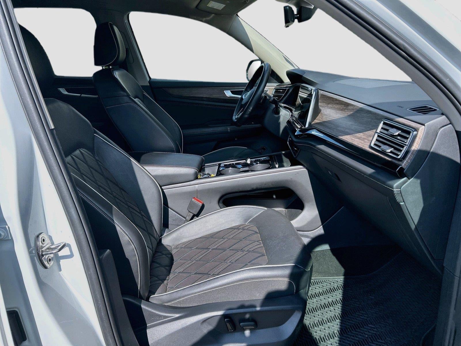 2024 Volkswagen Atlas 2.0T SEL Premium R-Line