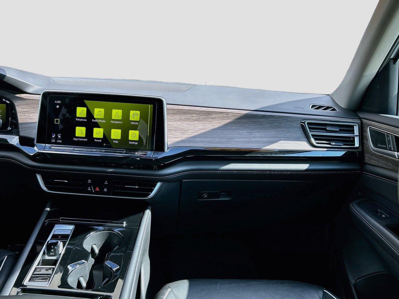2024 Volkswagen Atlas 2.0T SEL Premium R-Line