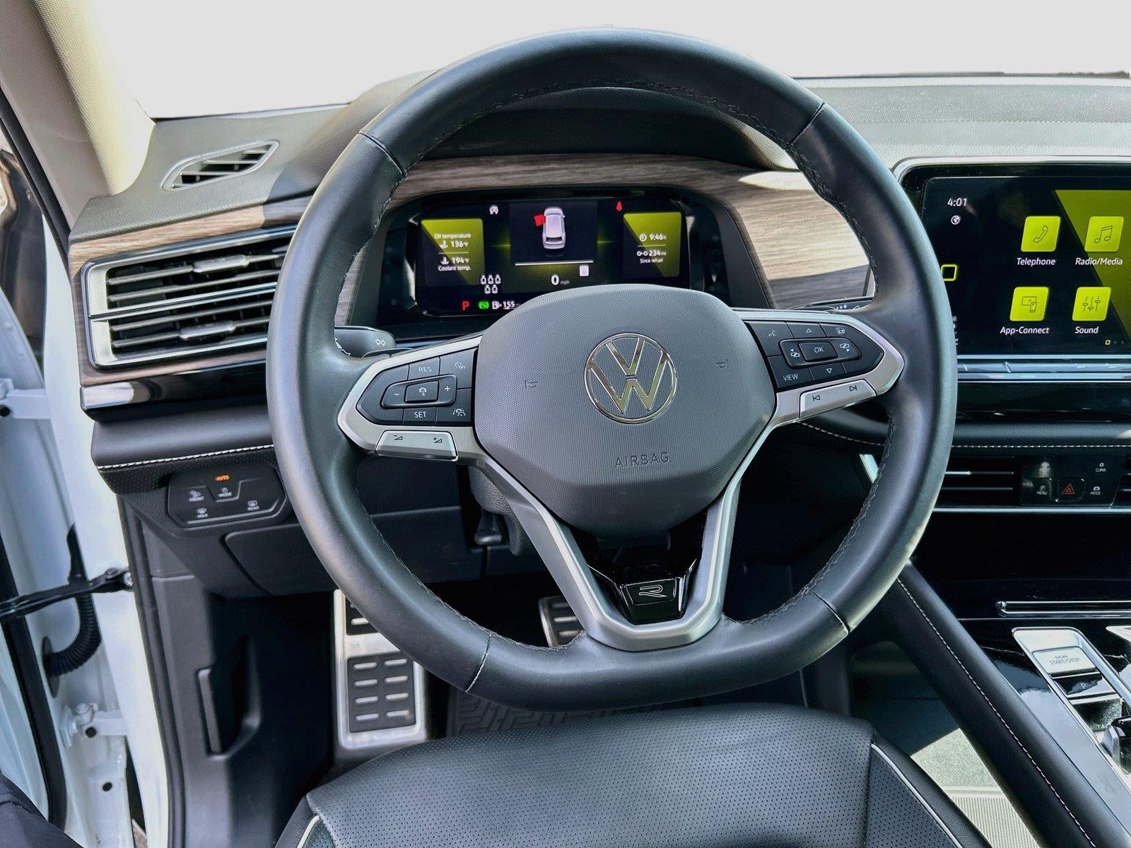 2024 Volkswagen Atlas 2.0T SEL Premium R-Line