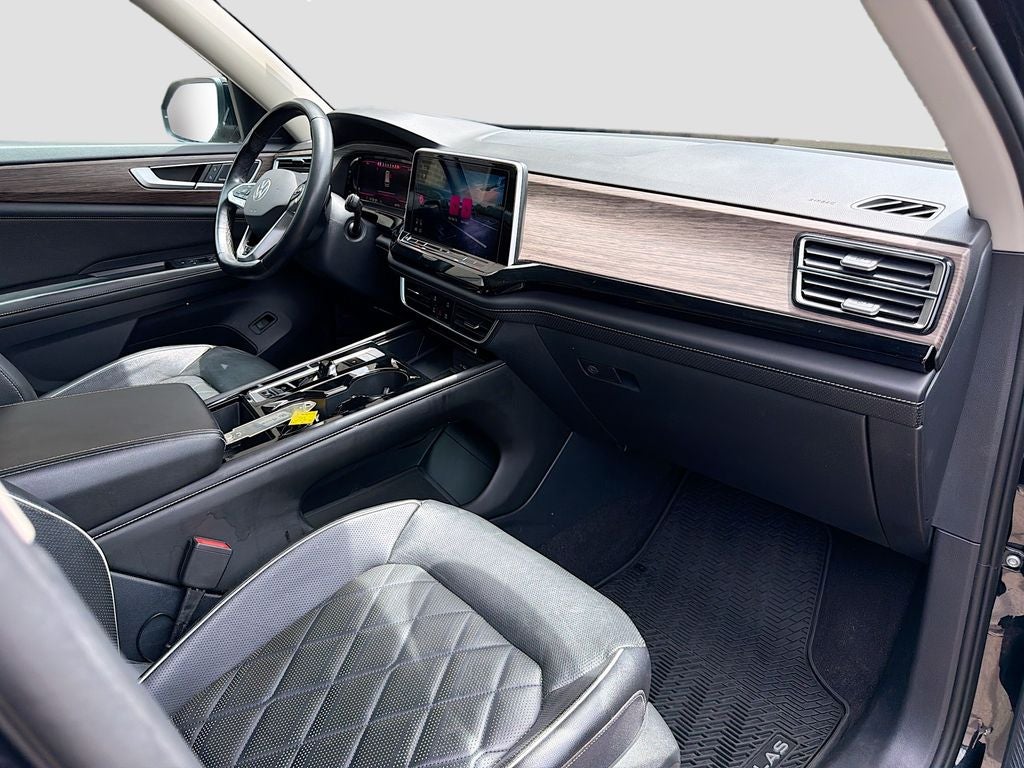 2024 Volkswagen Atlas 2.0T SEL Premium R-Line