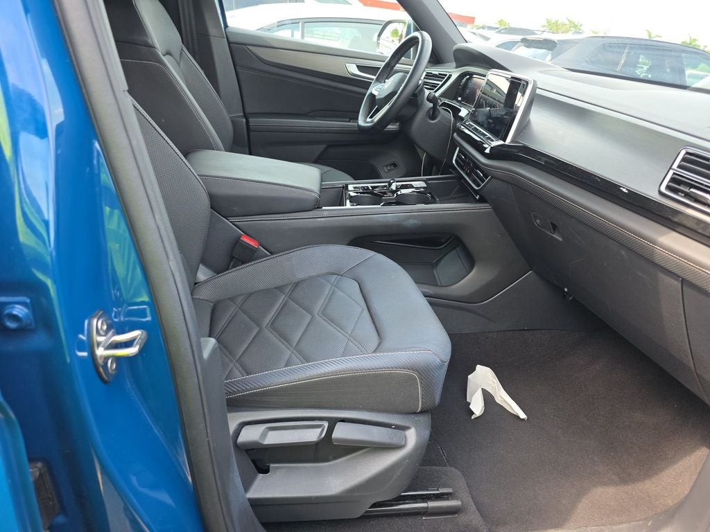 2025 Volkswagen Atlas Cross Sport 2.0T SE w/Technology