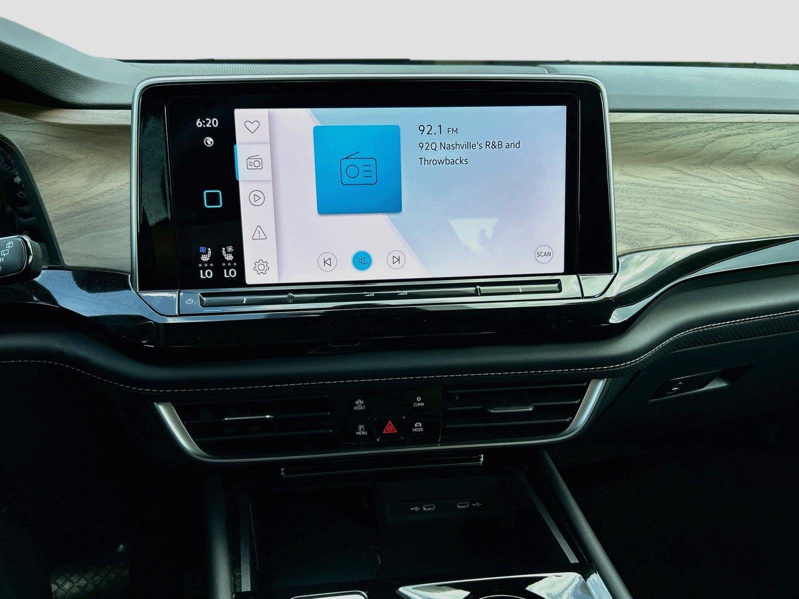 2025 Volkswagen Atlas 2.0T SE w/Technology