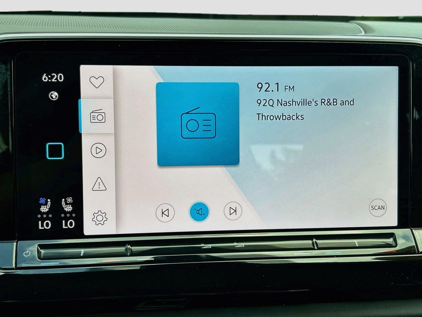 2025 Volkswagen Atlas 2.0T SE w/Technology