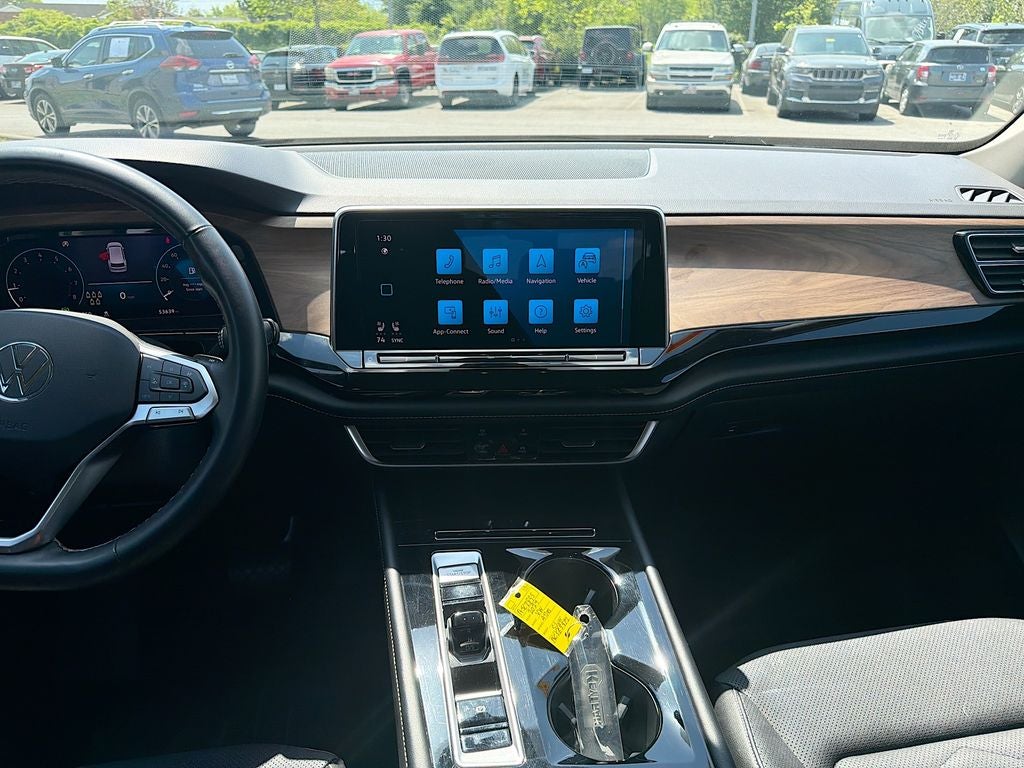 2024 Volkswagen Atlas 2.0T SE w/Technology