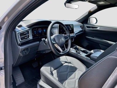 2025 Volkswagen Atlas Cross Sport 2.0T SE w/Technology