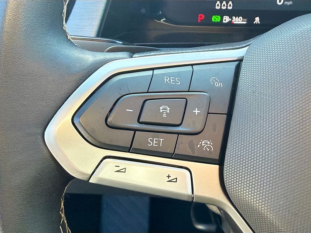 2024 Volkswagen Atlas Cross Sport 2.0T SE w/Technology