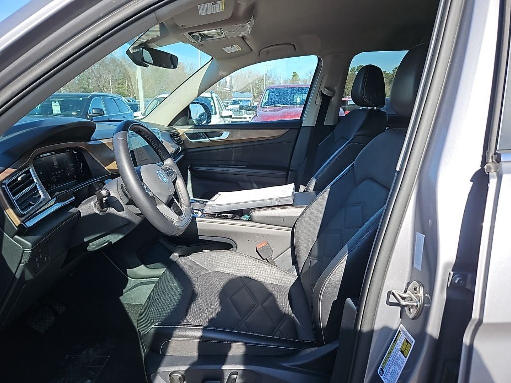 2024 Volkswagen Atlas 2.0T SE w/Technology