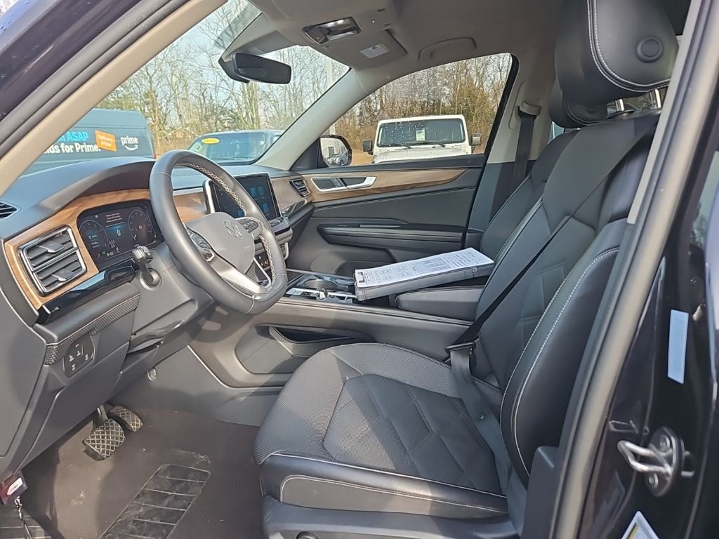 2024 Volkswagen Atlas 2.0T SE w/Technology