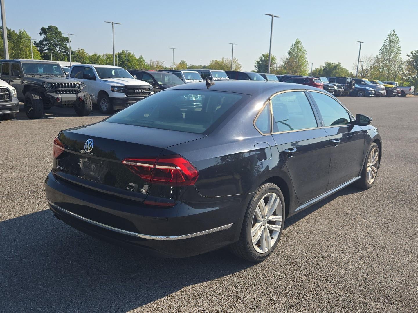 2019 Volkswagen Passat 2.0T Wolfsburg Edition