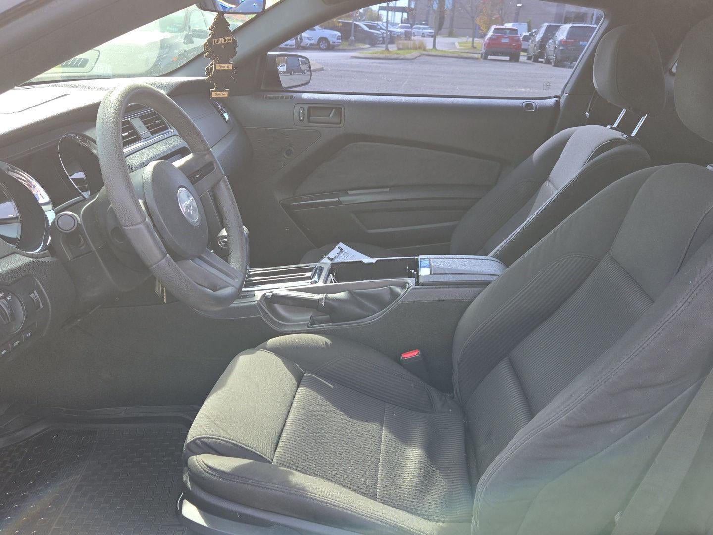 2011 Ford Mustang V6
