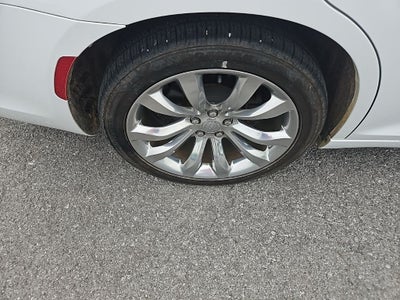 2019 Chrysler 300 Touring