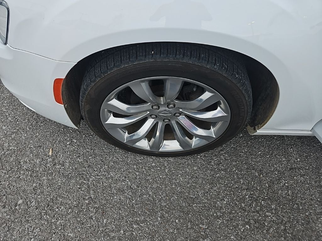 2019 Chrysler 300 Touring