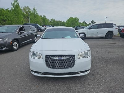 2019 Chrysler 300 Touring