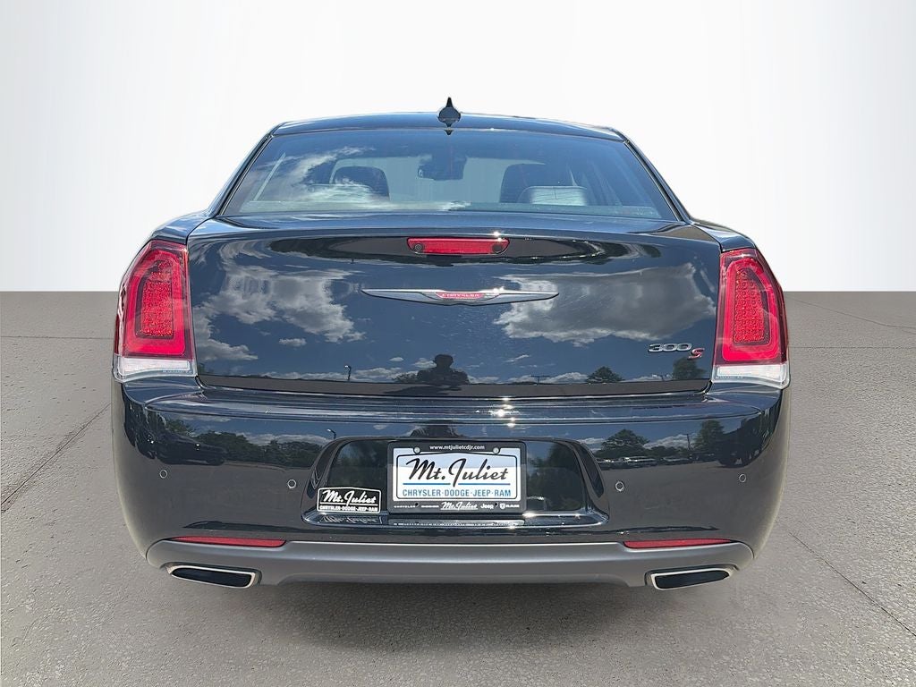2022 Chrysler 300 S