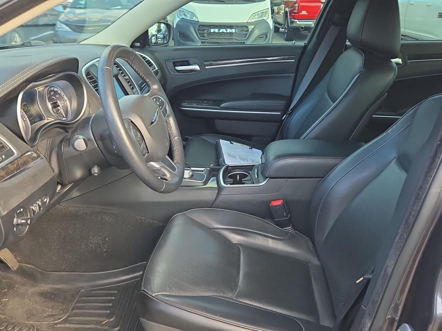 2022 Chrysler 300 Touring L AWD