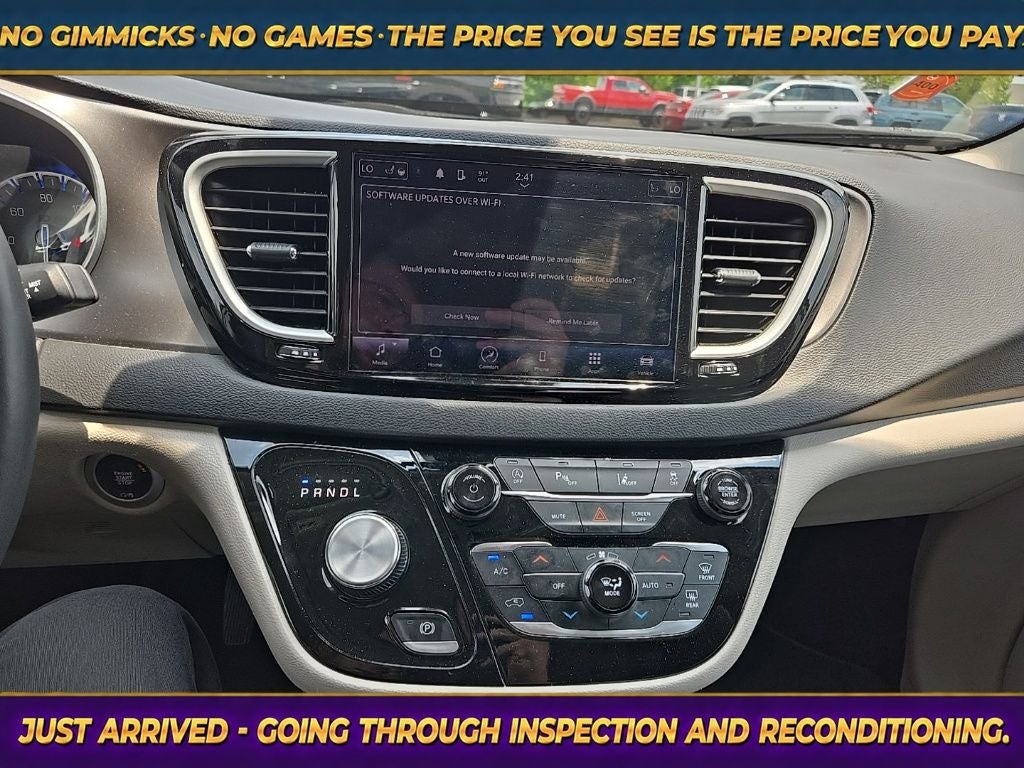 2024 Chrysler Pacifica Touring L