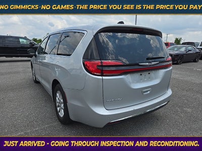 2024 Chrysler Pacifica Touring L