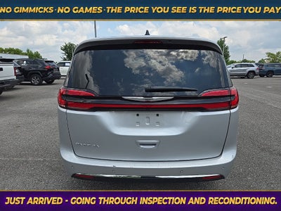 2024 Chrysler Pacifica Touring L