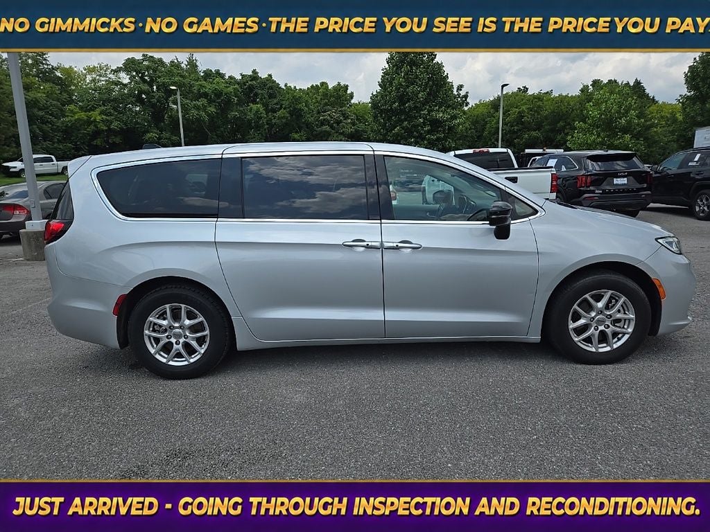 2024 Chrysler Pacifica Touring L