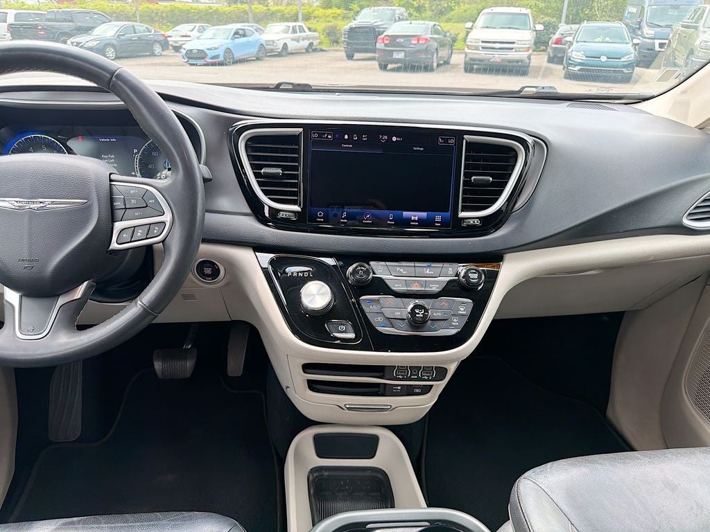 2022 Chrysler Pacifica Touring L