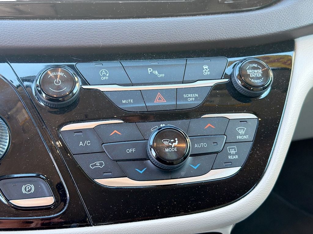 2018 Chrysler Pacifica Touring L Plus