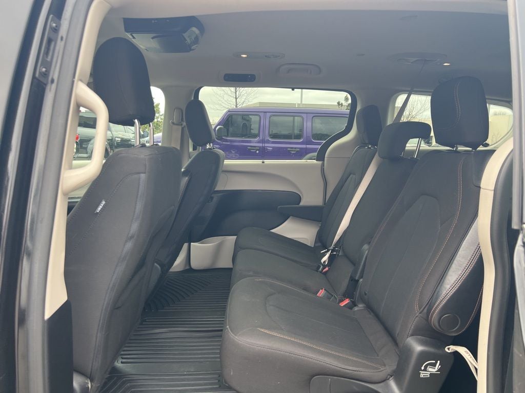 2020 Chrysler Pacifica Touring