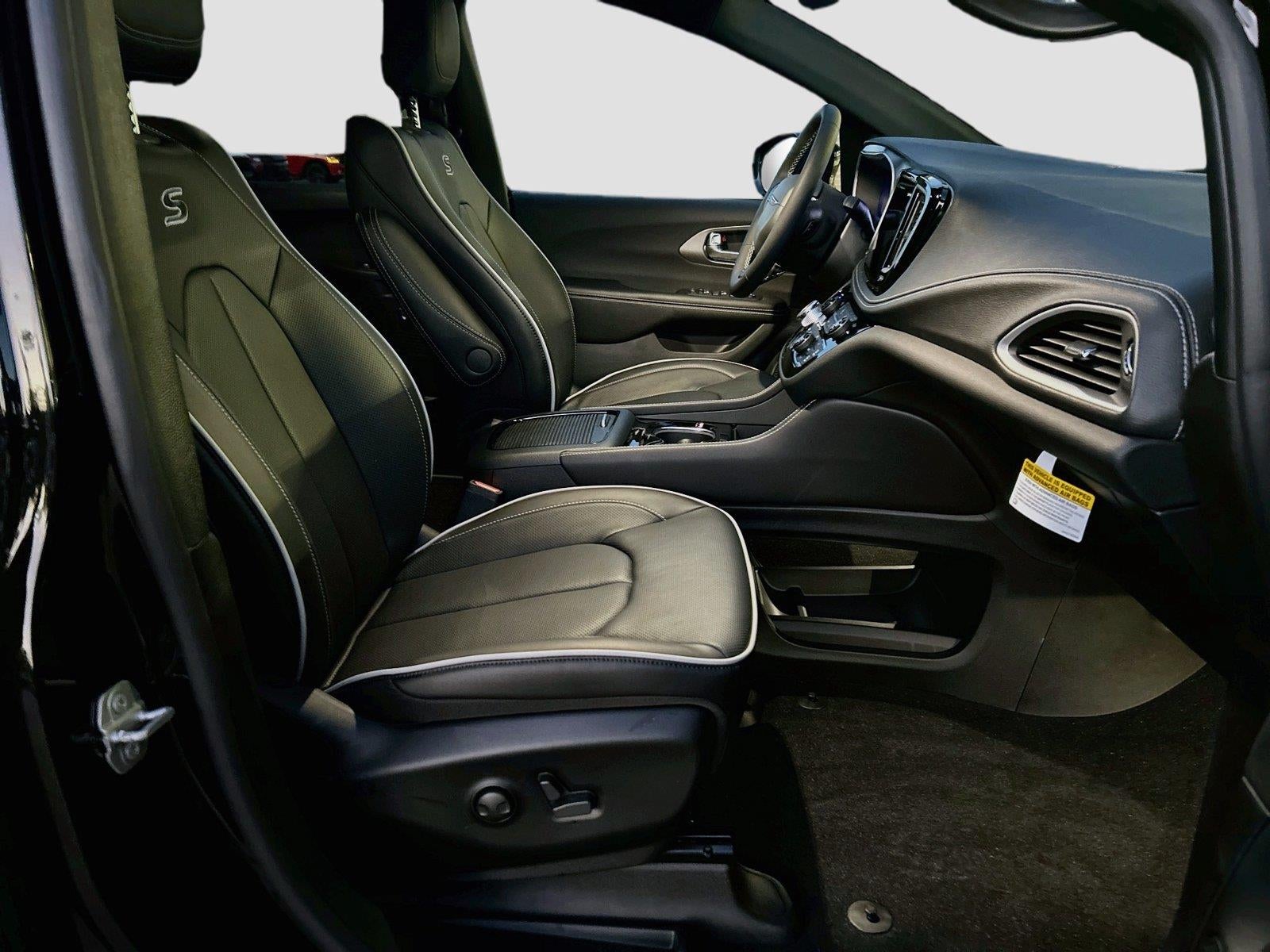 2027 Chrysler Pacifica PACIFICA LIMITED