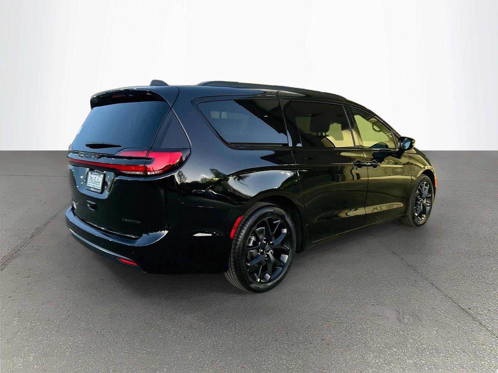2027 Chrysler Pacifica PACIFICA LIMITED