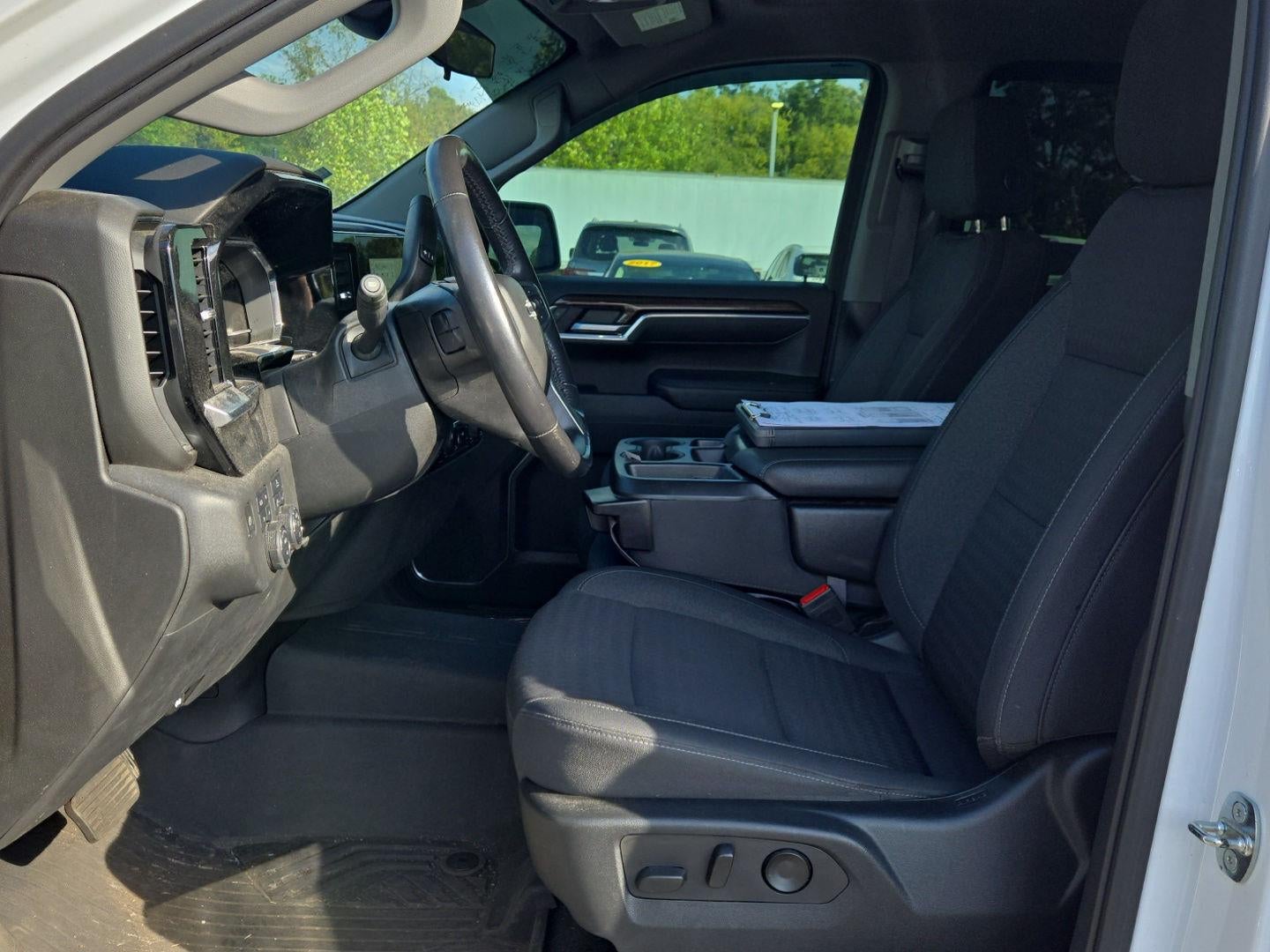 2022 Chevrolet Silverado 1500 4WD Crew Cab Short Bed RST