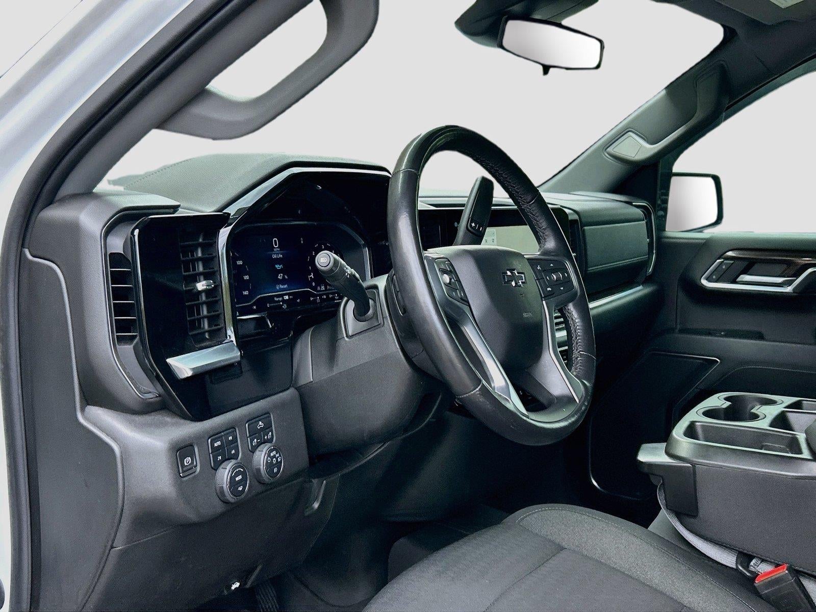 2022 Chevrolet Silverado 1500 4WD Crew Cab Short Bed RST