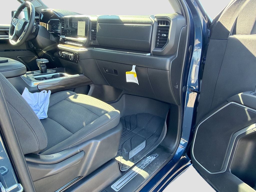 2023 Chevrolet Silverado 1500 4WD Crew Cab Short Bed RST