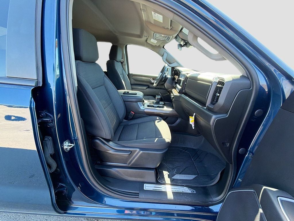 2023 Chevrolet Silverado 1500 4WD Crew Cab Short Bed RST
