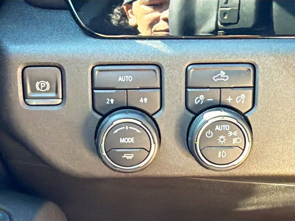 2023 Chevrolet Silverado 1500 4WD Crew Cab Short Bed RST