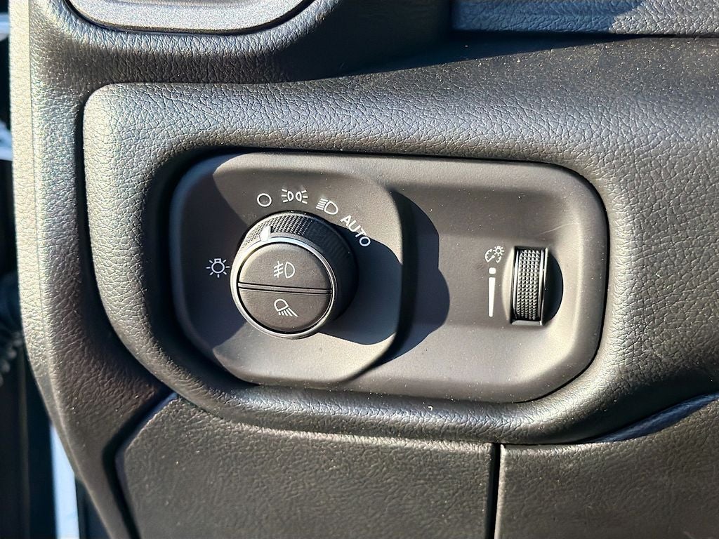 2026 RAM Ram 2500 RAM 2500 BLACK EXPRESS CREW CAB 4X4 6'4' BOX