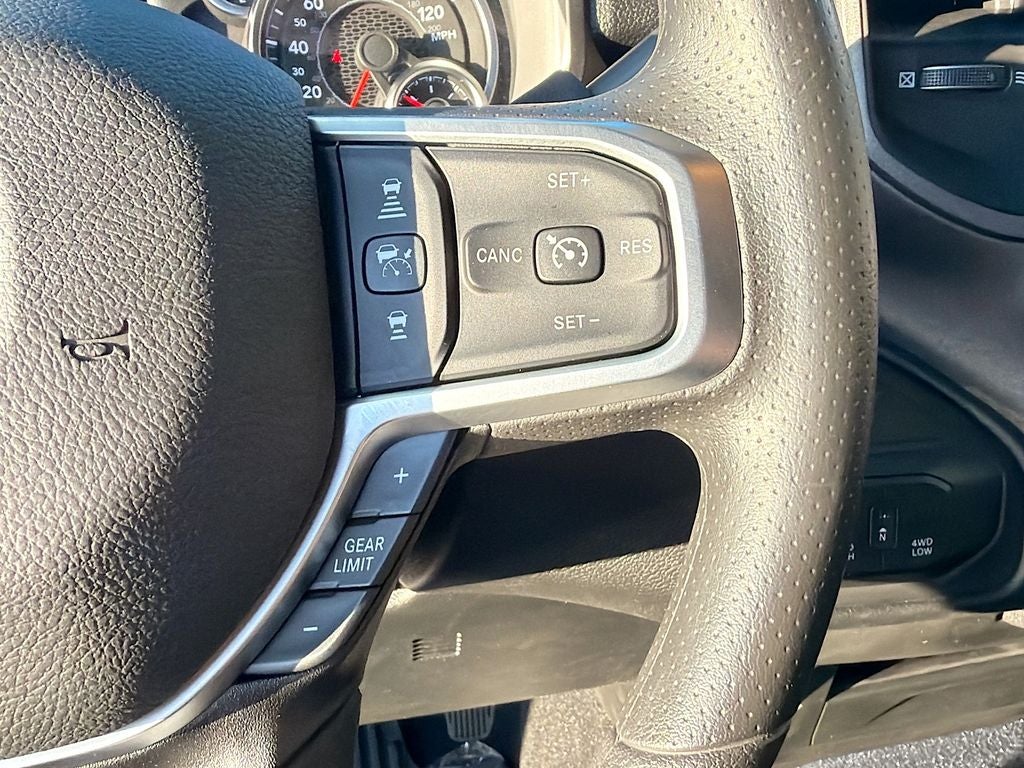 2026 RAM Ram 2500 RAM 2500 BLACK EXPRESS CREW CAB 4X4 6'4' BOX