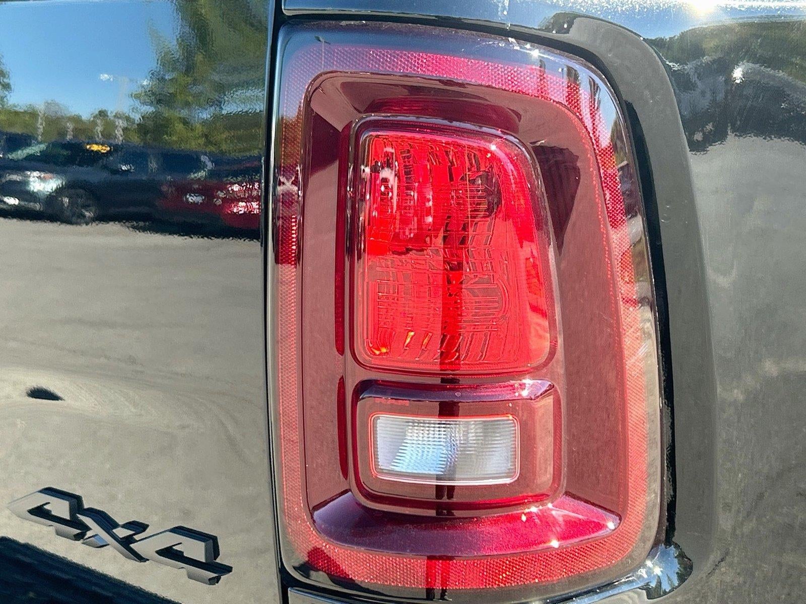2027 RAM Ram 3500 RAM 3500 TRADESMAN CREW CAB 4X4 8' BOX