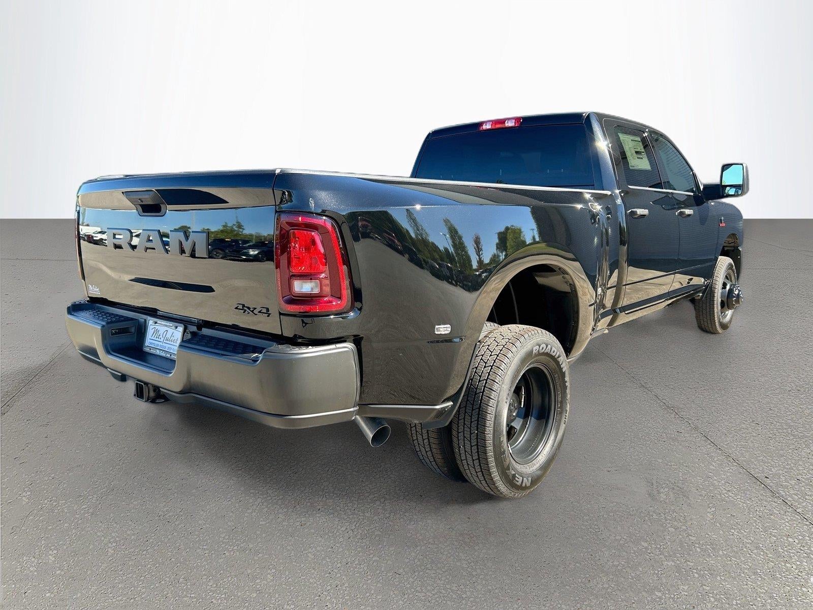 2027 RAM Ram 3500 RAM 3500 TRADESMAN CREW CAB 4X4 8' BOX