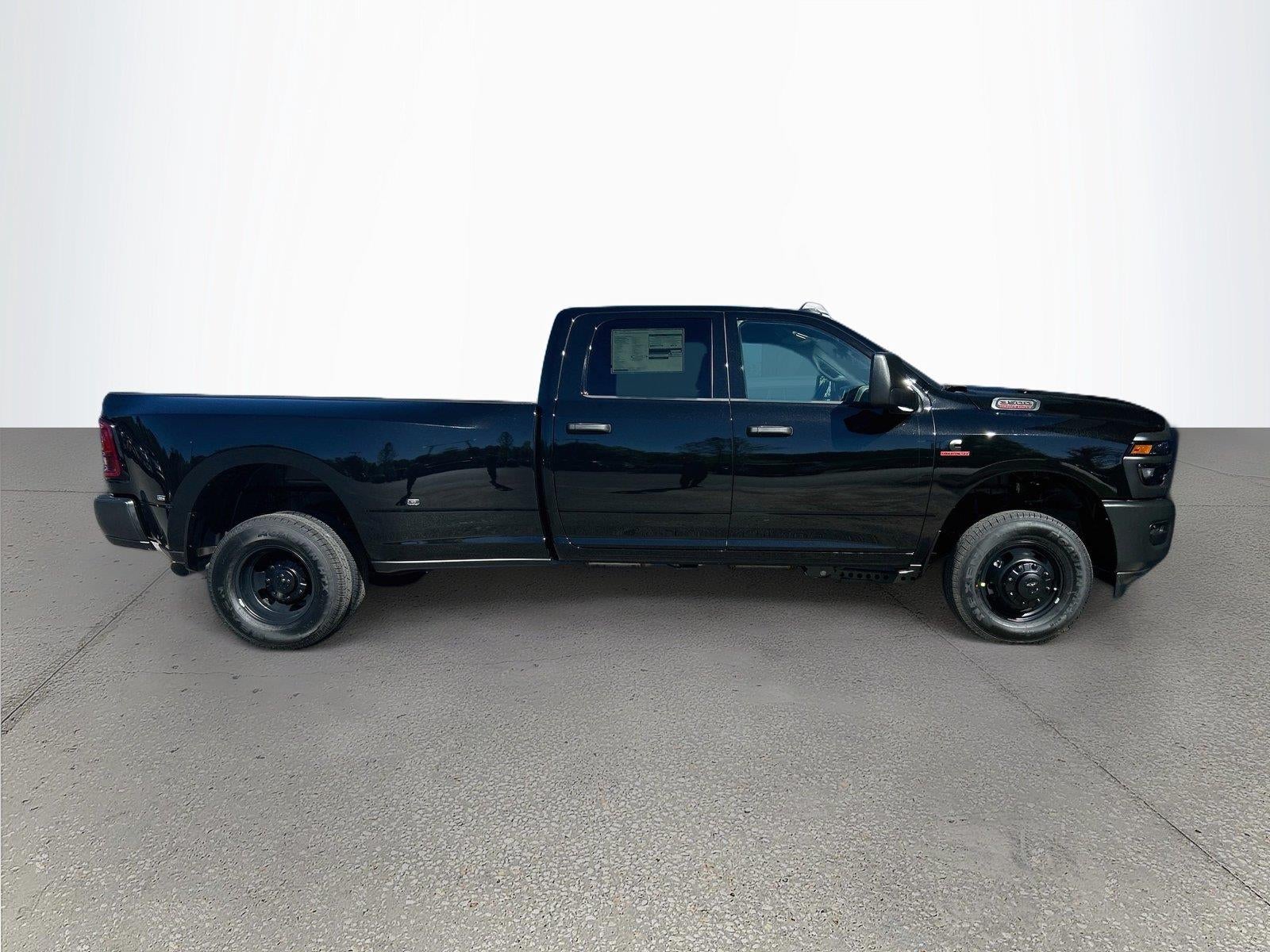 2027 RAM Ram 3500 RAM 3500 TRADESMAN CREW CAB 4X4 8' BOX