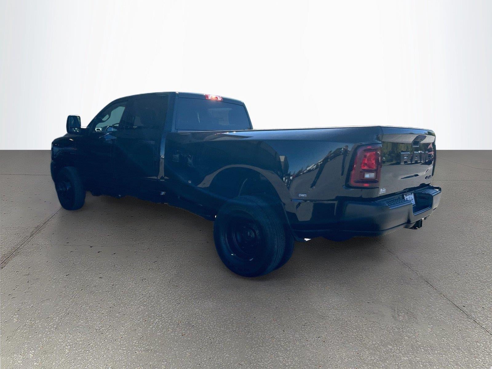 2027 RAM Ram 3500 RAM 3500 TRADESMAN CREW CAB 4X4 8' BOX