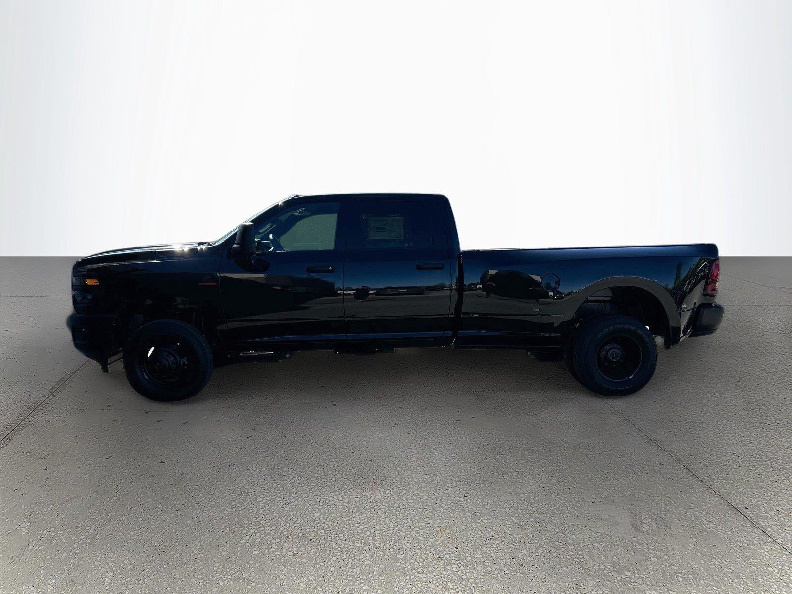 2027 RAM Ram 3500 RAM 3500 TRADESMAN CREW CAB 4X4 8' BOX