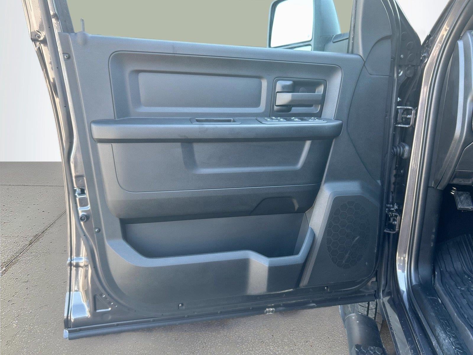 2027 RAM Ram 3500 RAM 3500 TRADESMAN CREW CAB 4X4 8' BOX