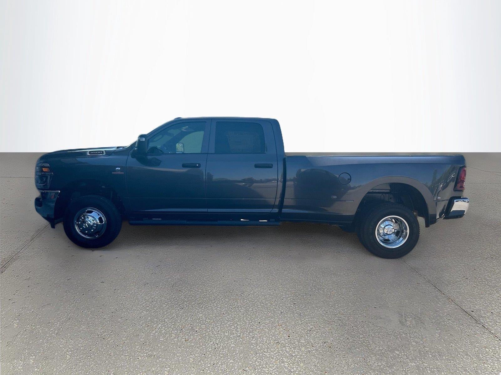 2027 RAM Ram 3500 RAM 3500 TRADESMAN CREW CAB 4X4 8' BOX