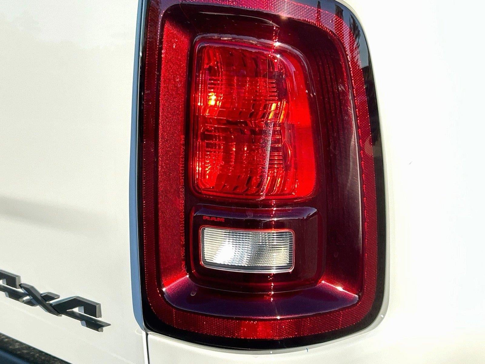 2027 RAM Ram 3500 RAM 3500 BIG HORN CREW CAB 4X4 8' BOX
