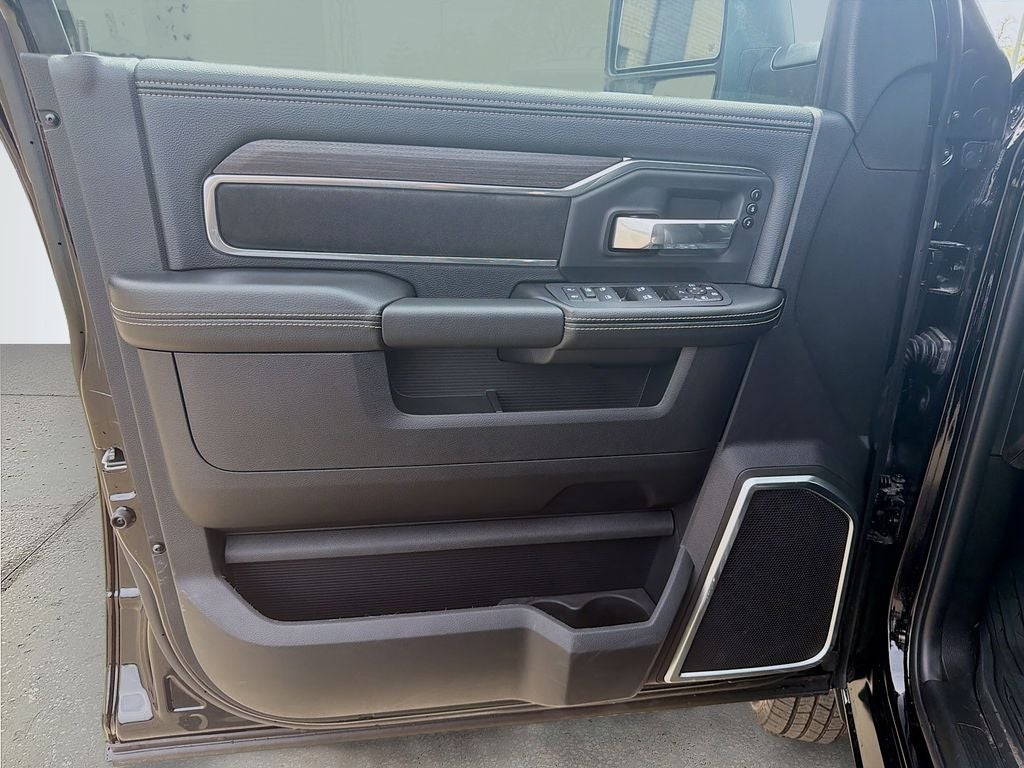 2026 RAM Ram 3500 RAM 3500 LARAMIE CREW CAB 4X4 8' BOX