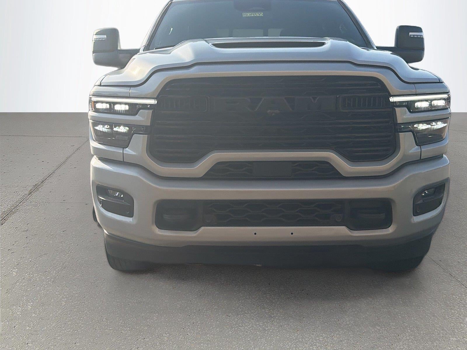 2026 RAM Ram 3500 RAM 3500 LARAMIE CREW CAB 4X4 8' BOX