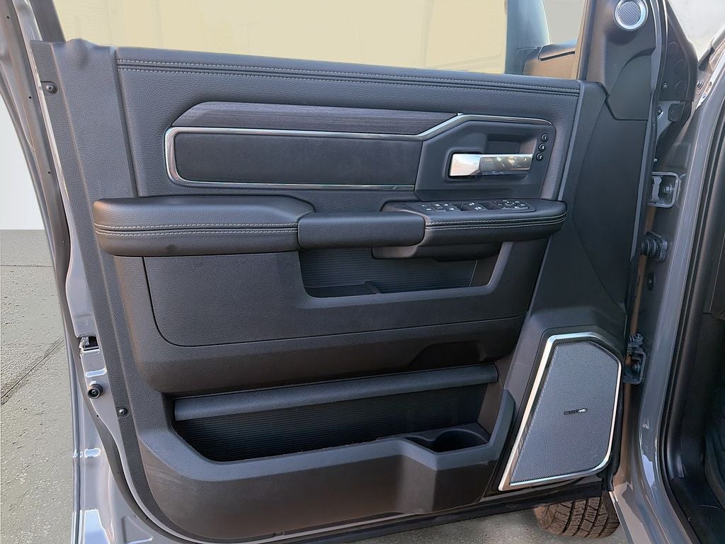 2026 RAM Ram 3500 RAM 3500 LARAMIE CREW CAB 4X4 8' BOX