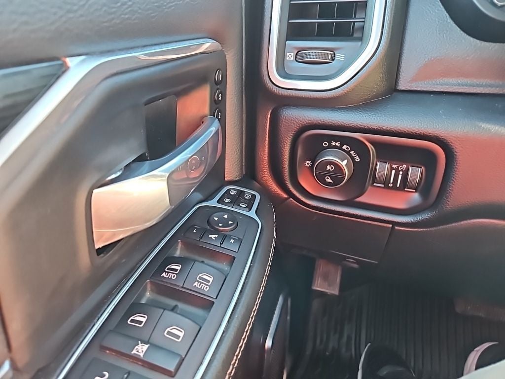 2024 RAM 3500 Laramie Crew Cab 4x4 8' Box