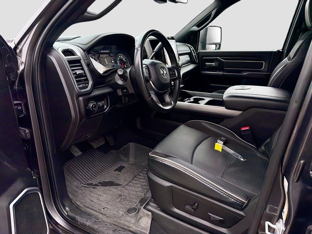 2024 RAM 3500 Laramie Crew Cab 4x4 8' Box